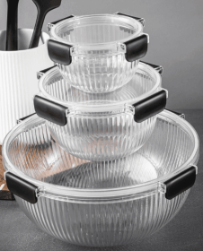 Thyme & Table Plastic Mixing Bowls with Airtight Lids (6 Pieces)