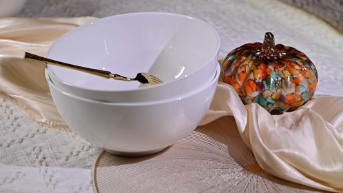 Lily Bone China Dinnerware Set, 2 Pieces, 8-inch White Large Deep Ceramic, Soup, Cereal, Oatmeal, Fruit, Rice Bowl, Plates, Dishes